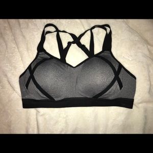 NWOT Sports bra cross cross back